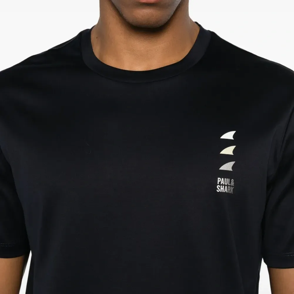 Футболка с логотипом