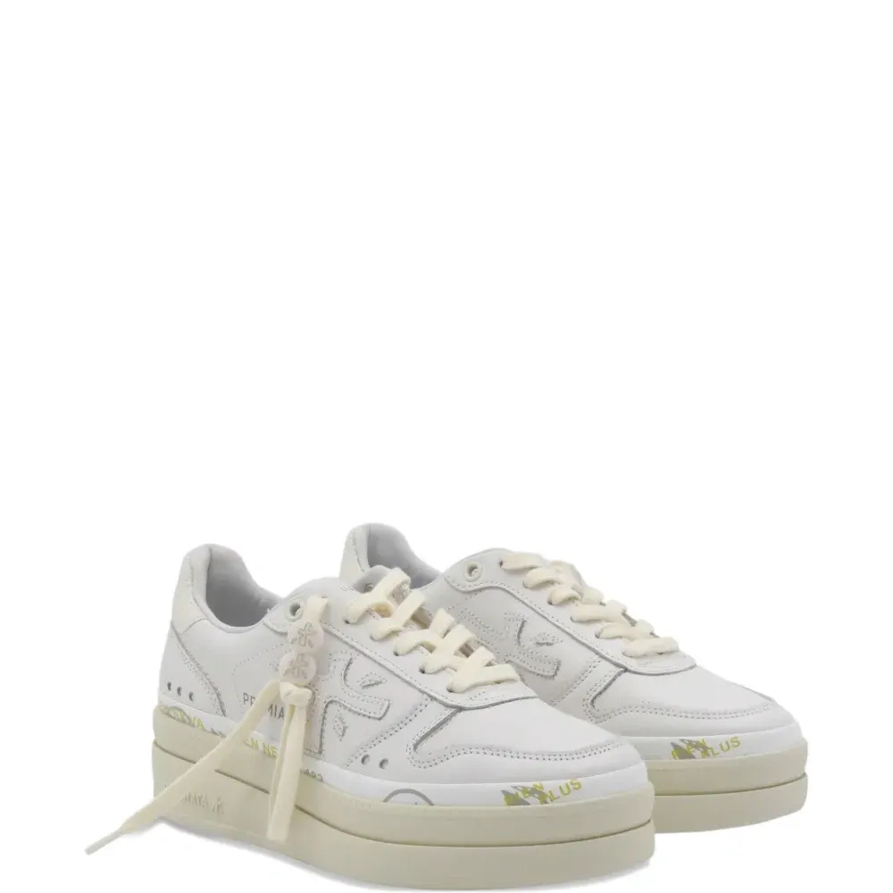 Кожаные кроссовки на платформе Micol 7010