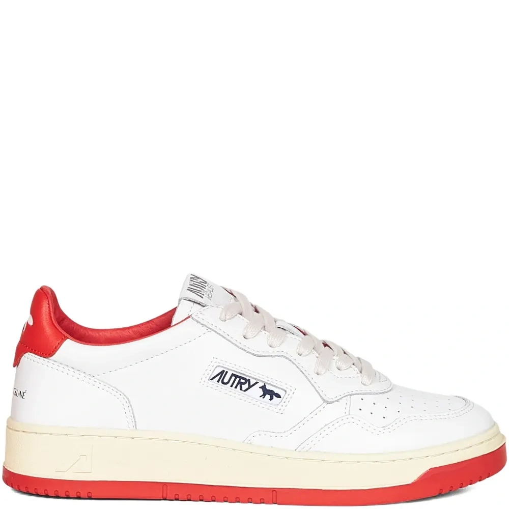 Кроссовки на шнуровке Maison Kitsuné