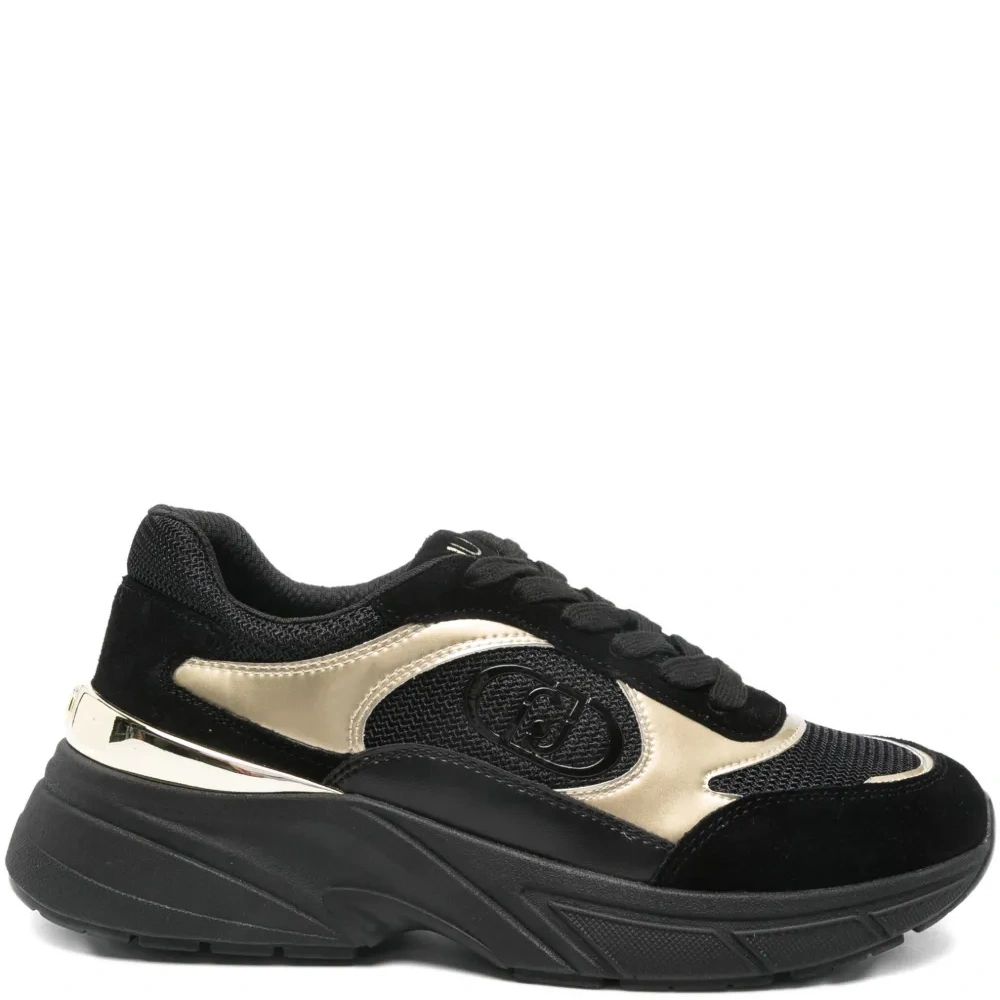 Металлические кроссовки