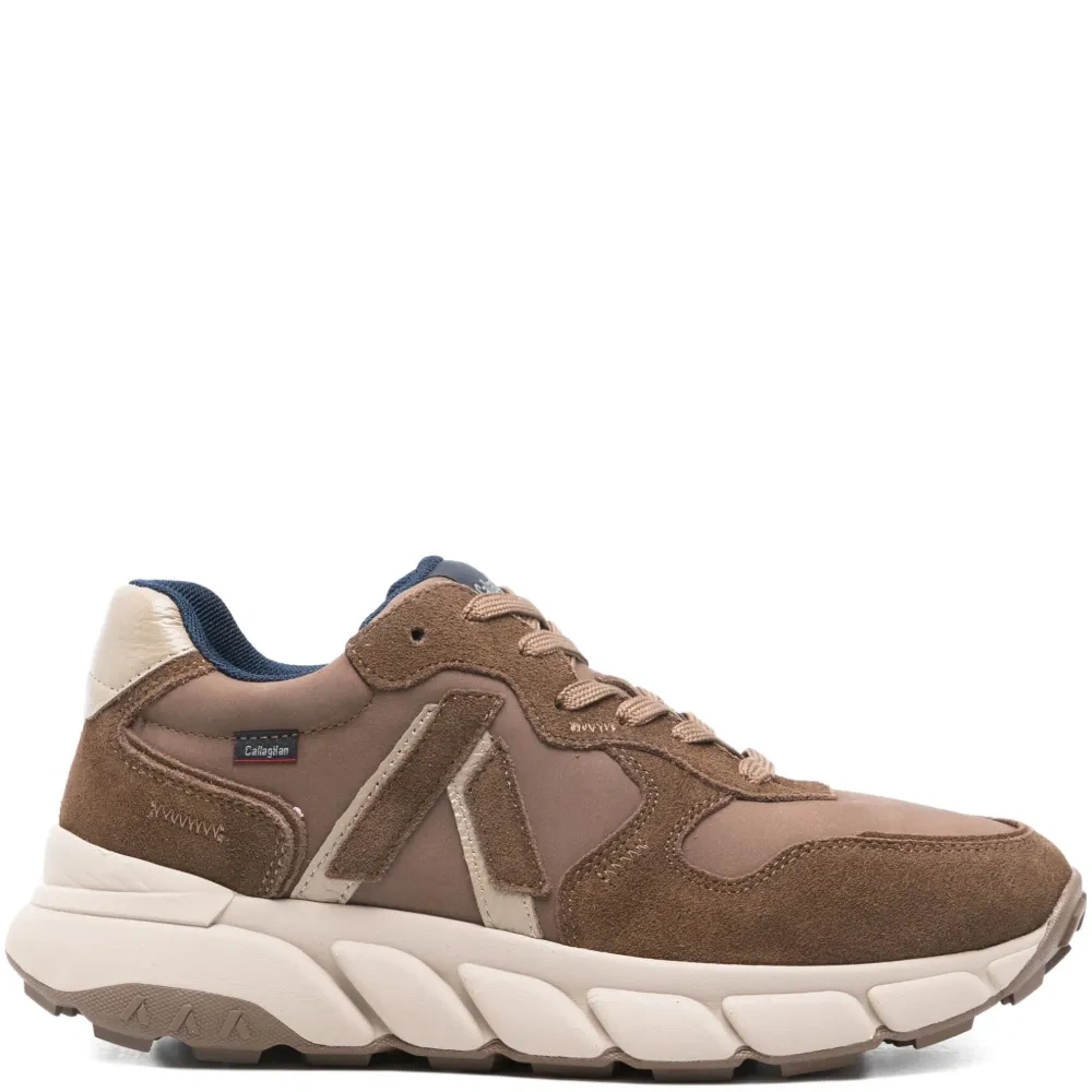 Кожаные кроссовки