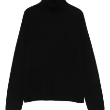 Свитер с высоким воротником