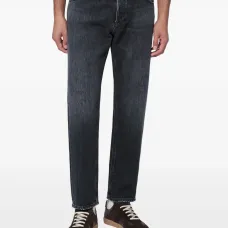 Джинсы с карманами