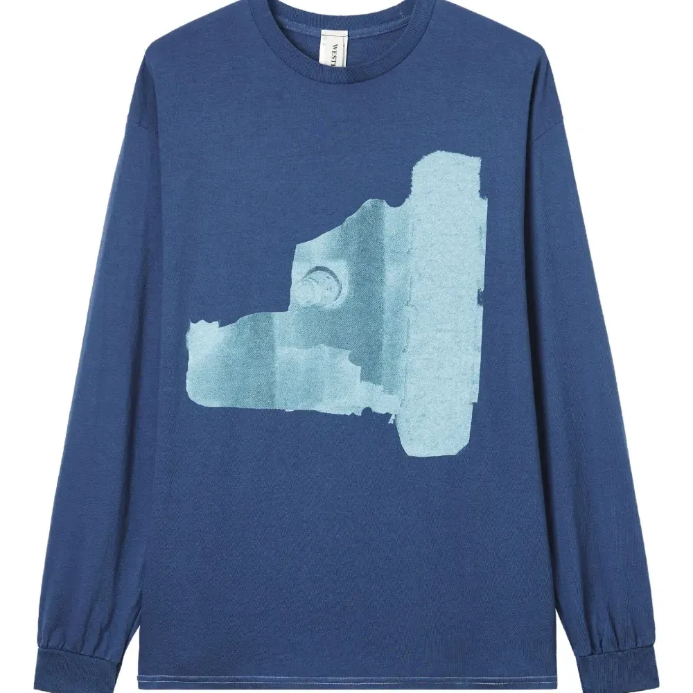 Футболка с длинными рукавами и принтом