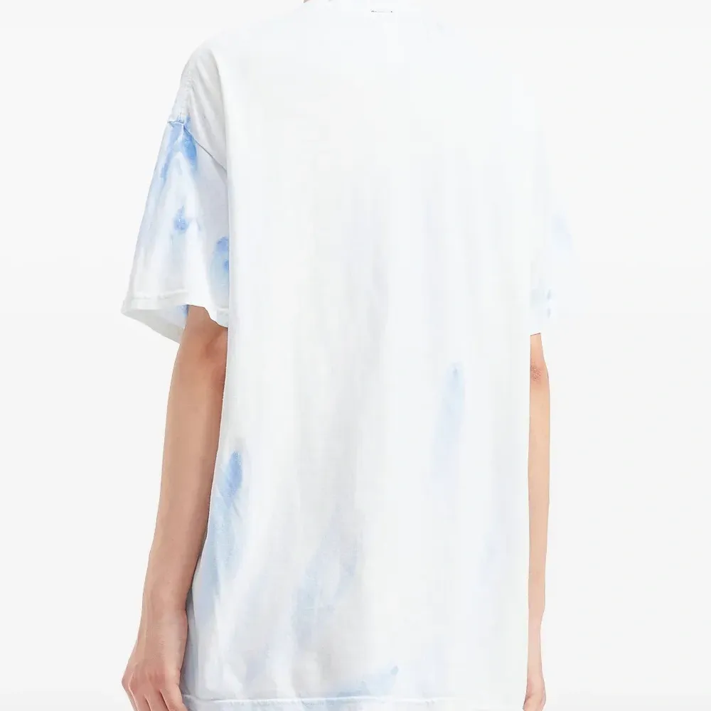 Футболка с графическим принтом Футболка с графическим принтом