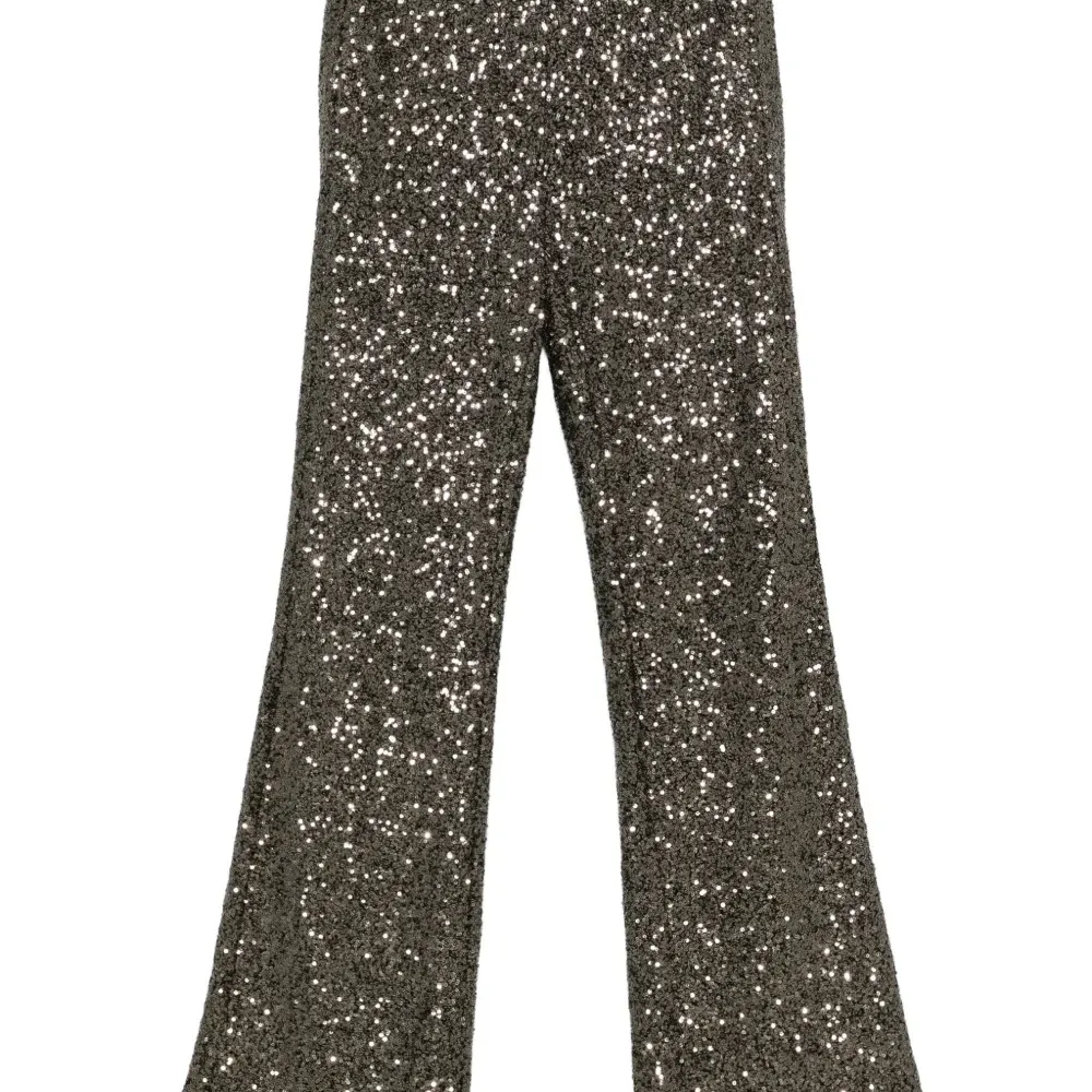 Расклешенные брюки с пайетками