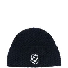 Шапка с вышитым логотипом