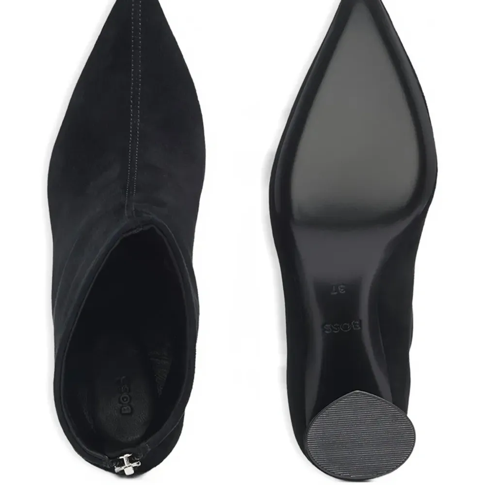 Ботинки на толстом каблуке с зауженным носком