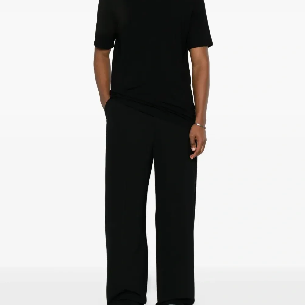 Футболка с круглым вырезом