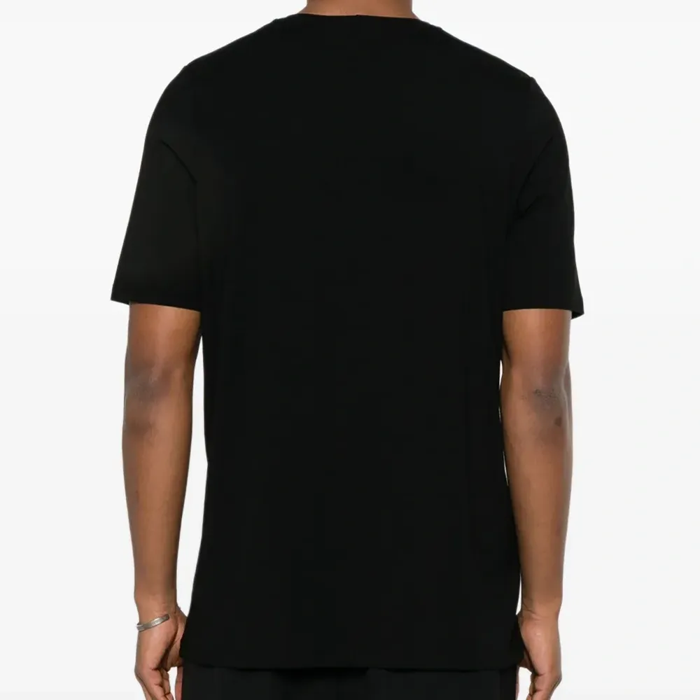 Футболка с круглым вырезом