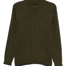 Свитер с круглым вырезом