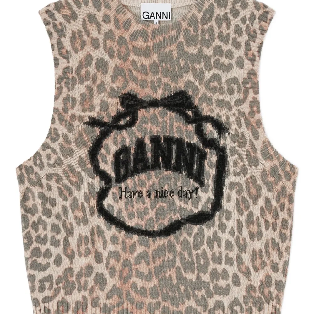 Топ с леопардовым принтом