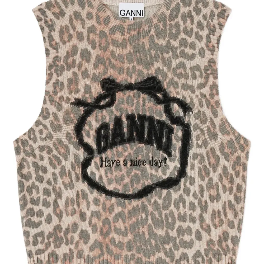 Топ с леопардовым принтом