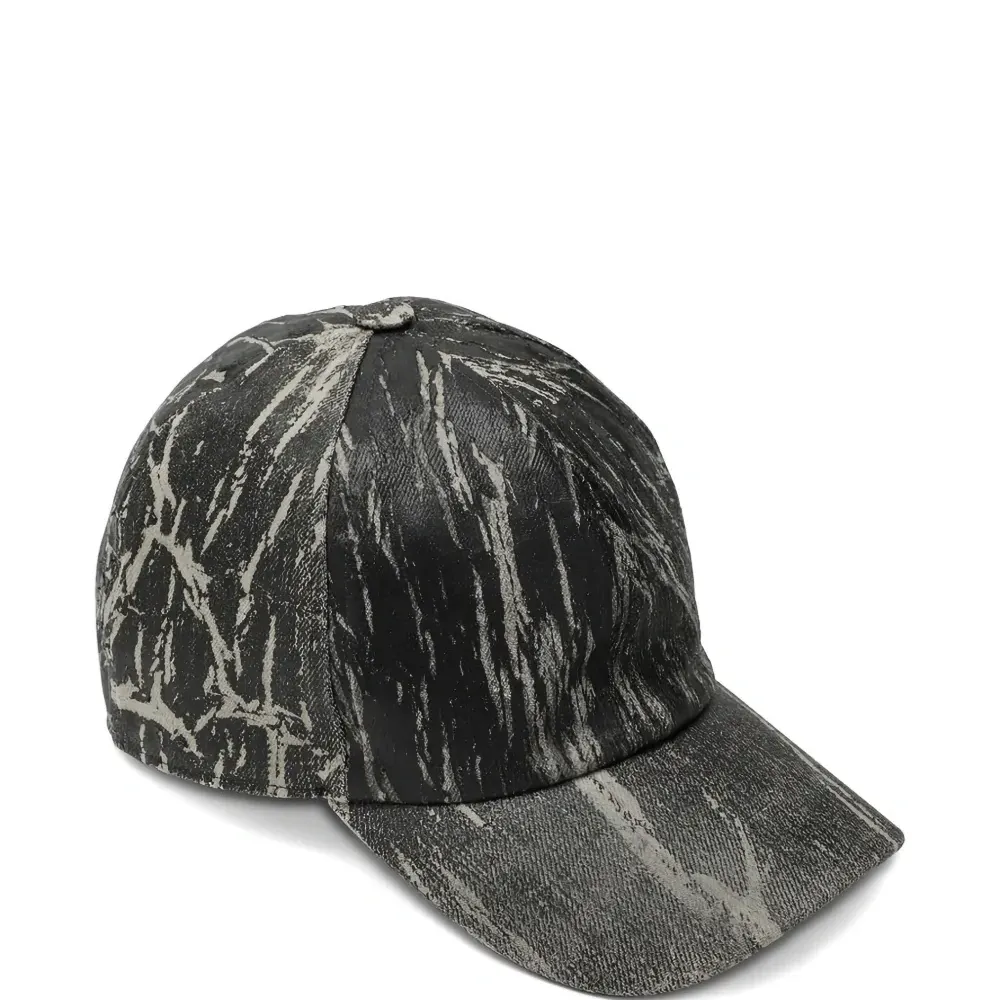 Бейсболка с узором