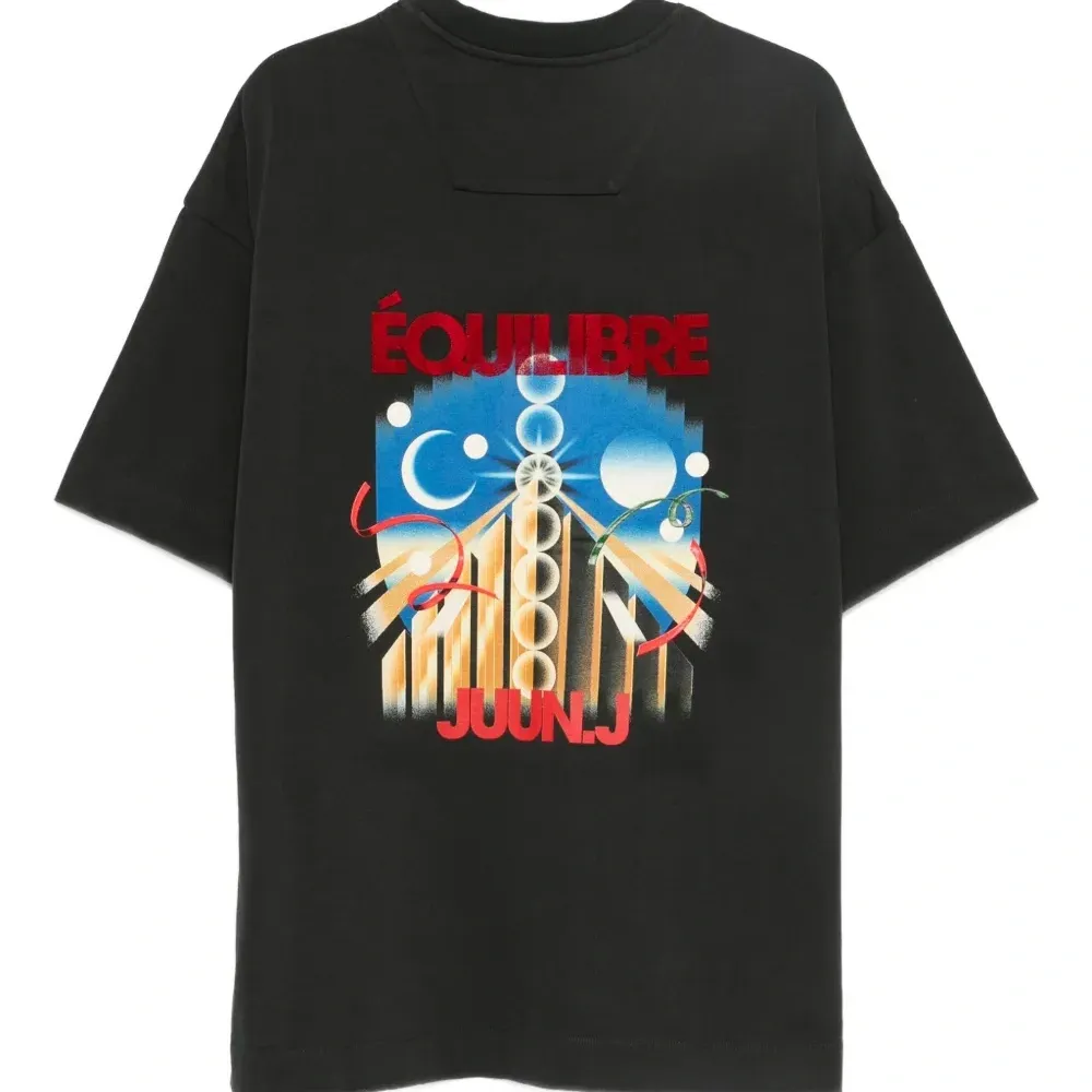 Футболка с графическим принтом