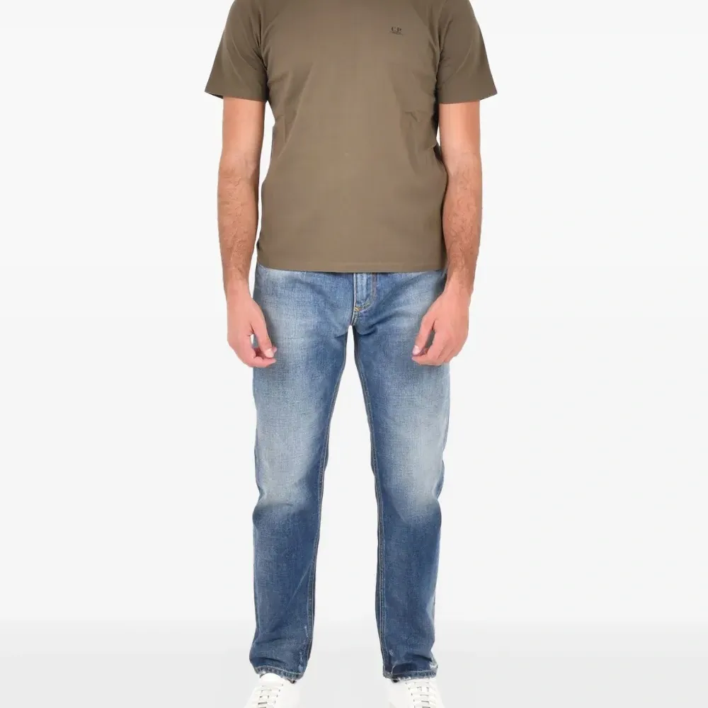 Футболка с логотипом