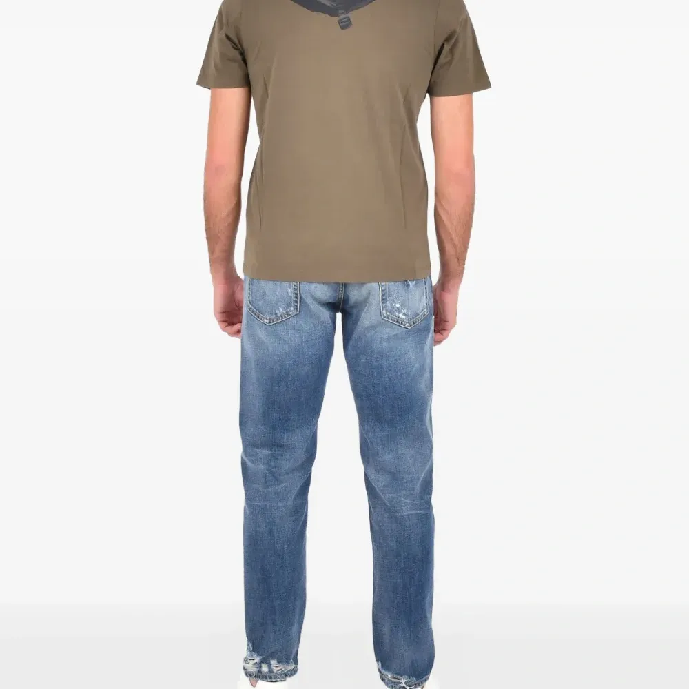 Футболка с логотипом