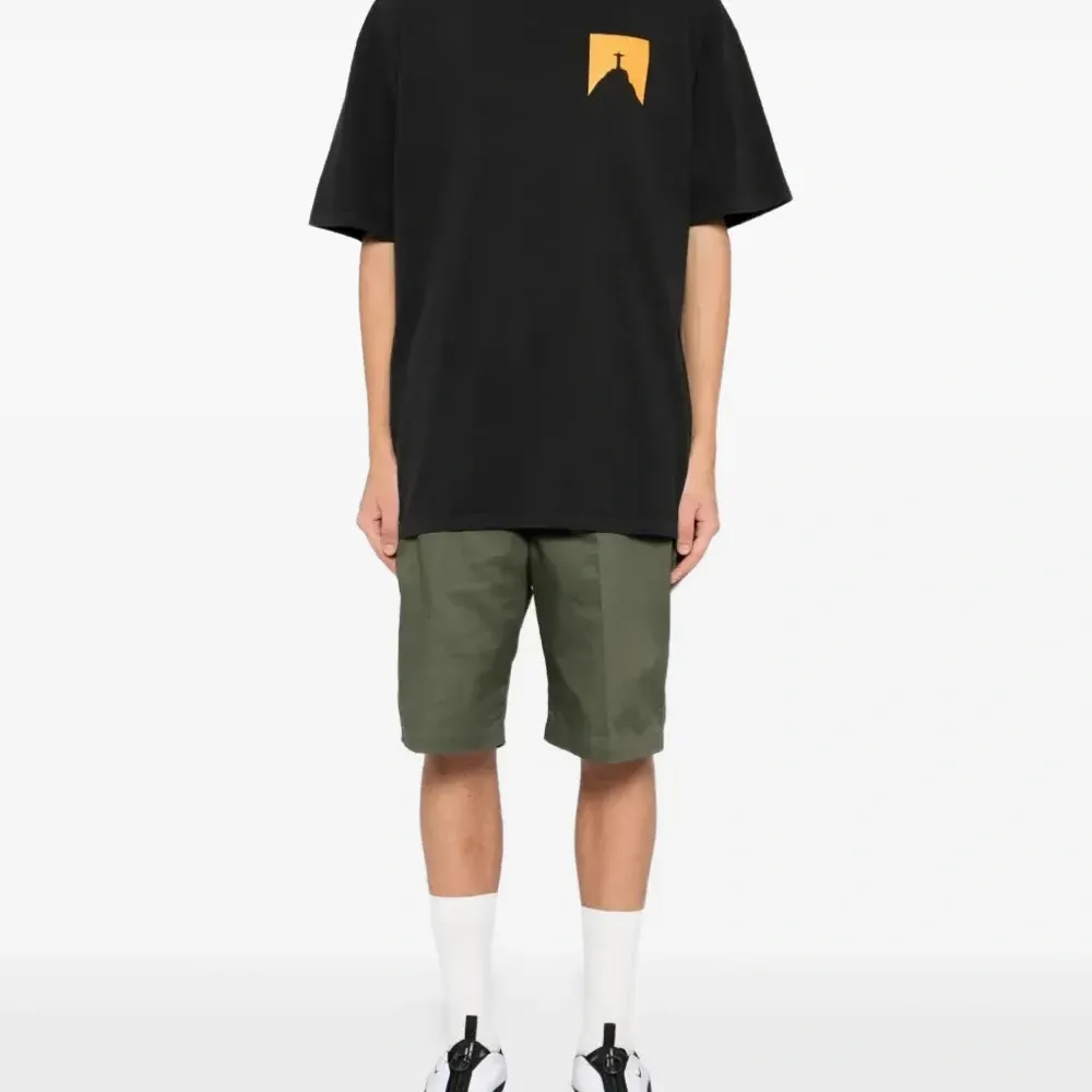 Футболка с графическим принтом