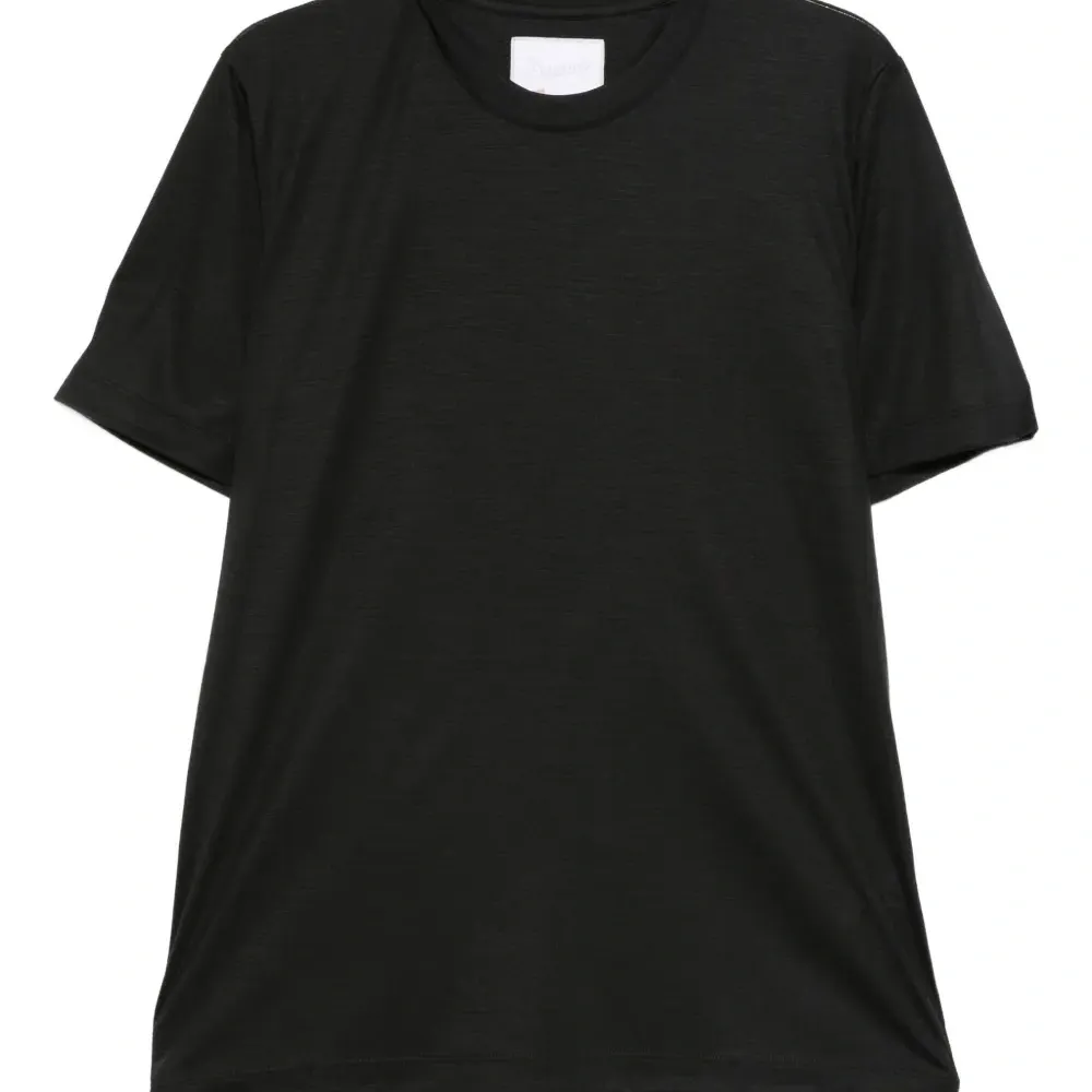 Футболка James