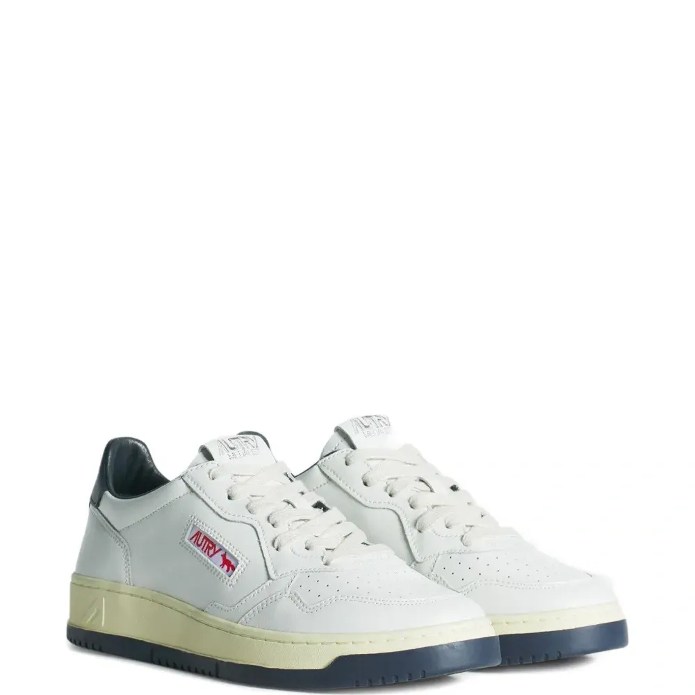 Кроссовки X Autry Medalist с перфорацией и шнуровкой
