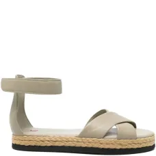 Босоножки с перекрещивающимися ремешками на щиколотке Босоножки с перекрещивающимися ремешками на щиколотке