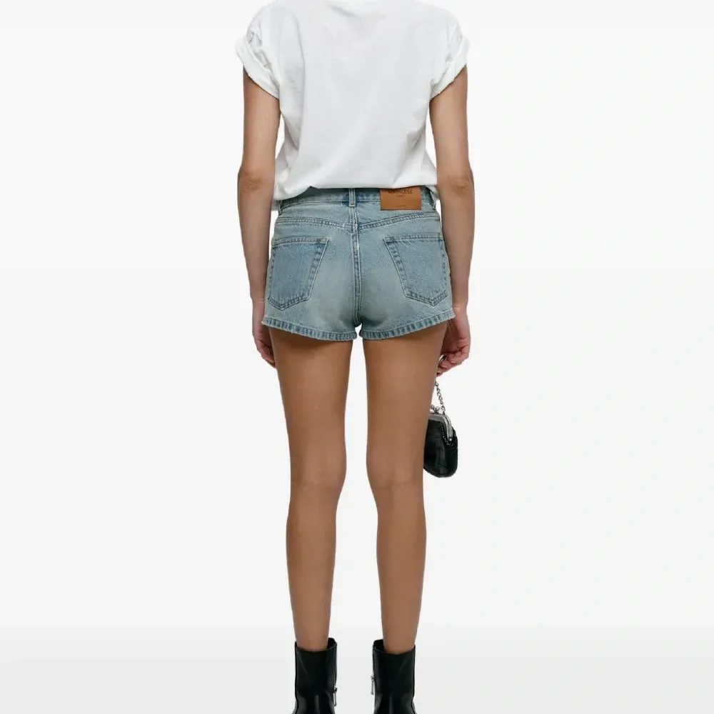 Джинсовые шорты мини