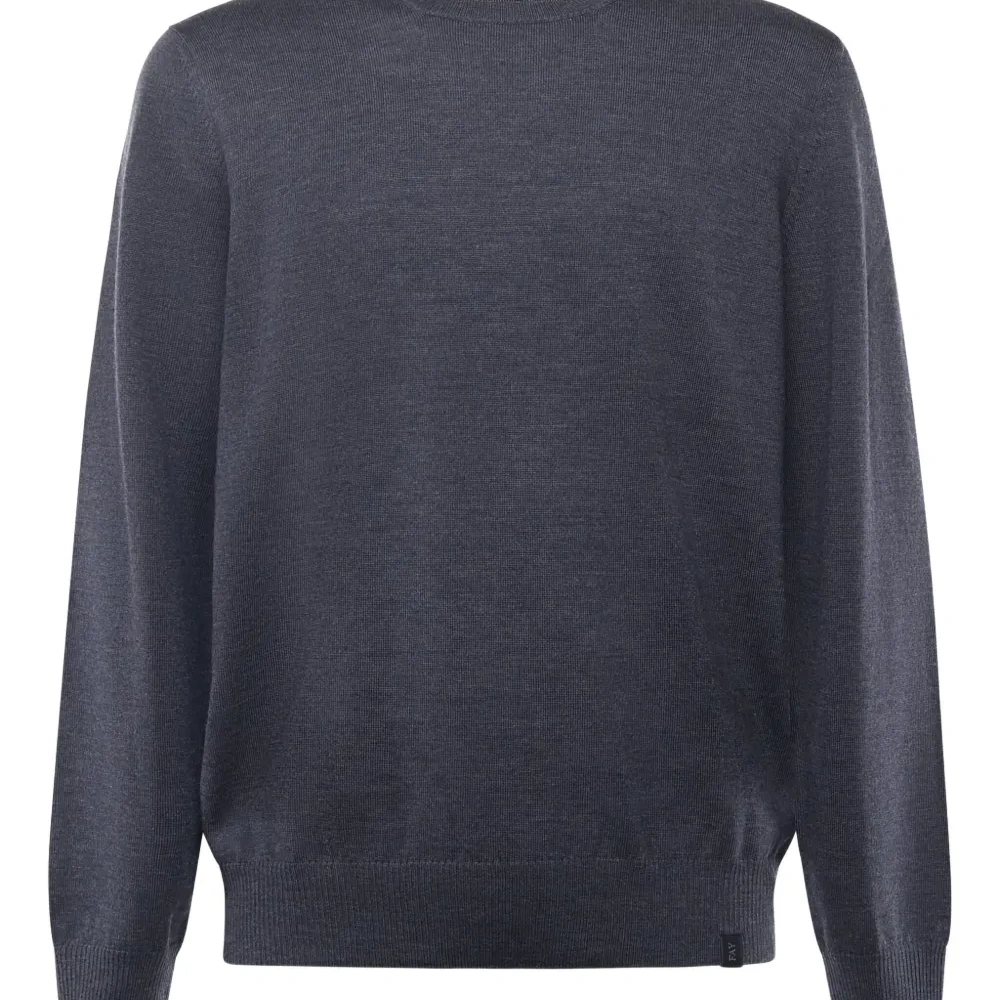 Топ с круглым вырезом