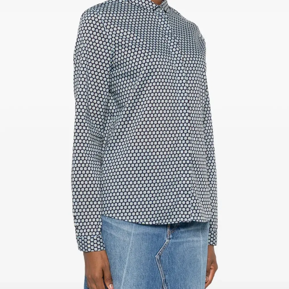 Рубашка с узором на пуговицах