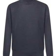 Свитер с высоким воротником