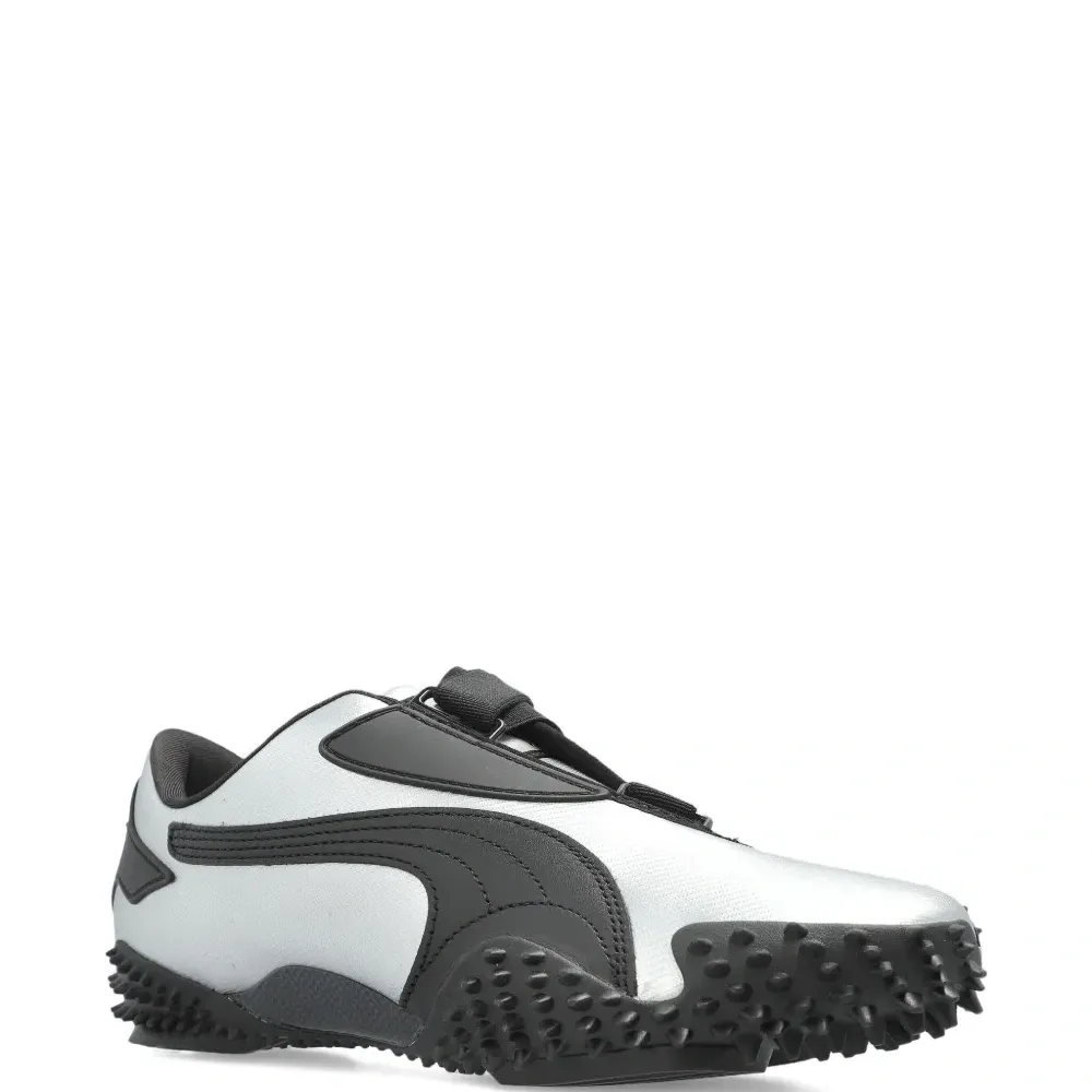 Кроссовки с логотипом