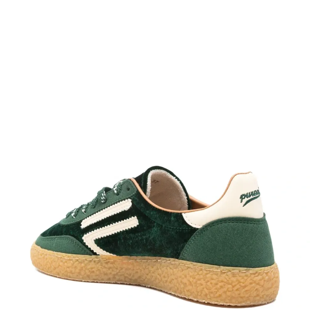 Кроссовки с бархатными вставками