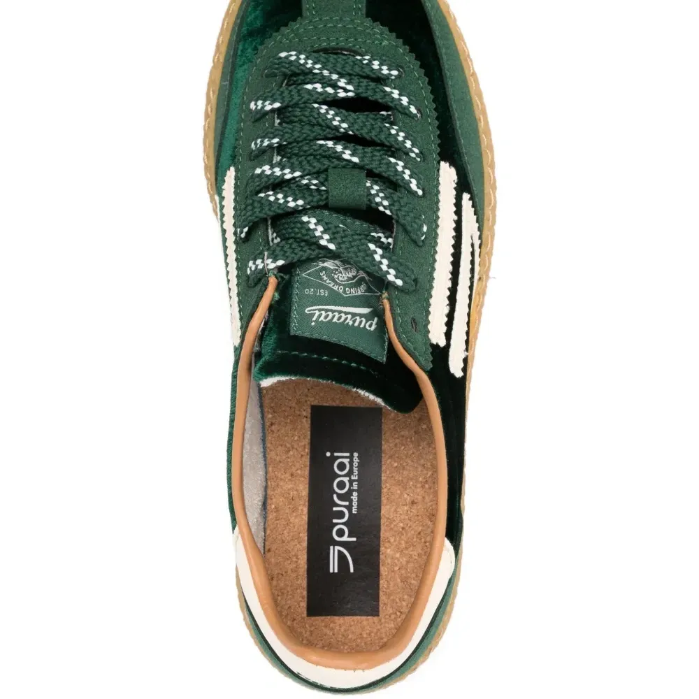 Кроссовки с бархатными вставками