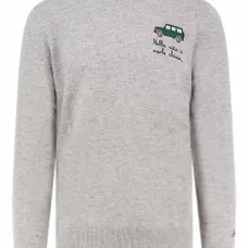 Свитер с вышитым мотивом