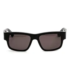 Солнцезащитные очки в квадратной оправе