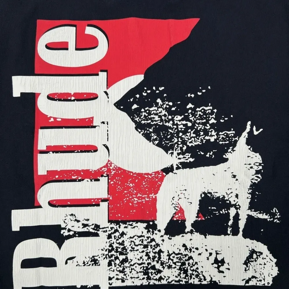 Футболка с карманом и изображением лунного волка