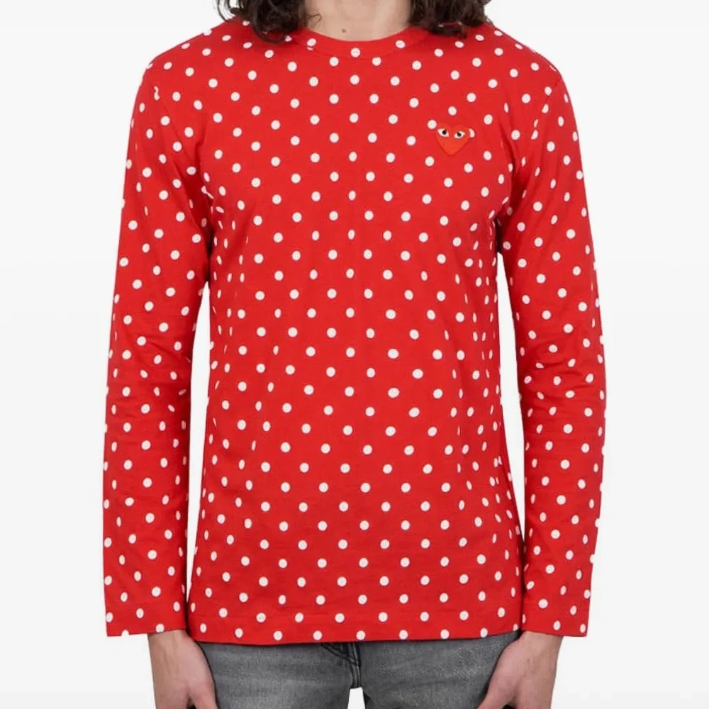 Футболка в горох с длинными рукавами