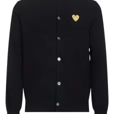 Кардиган с пуговицами и логотипом в виде сердца