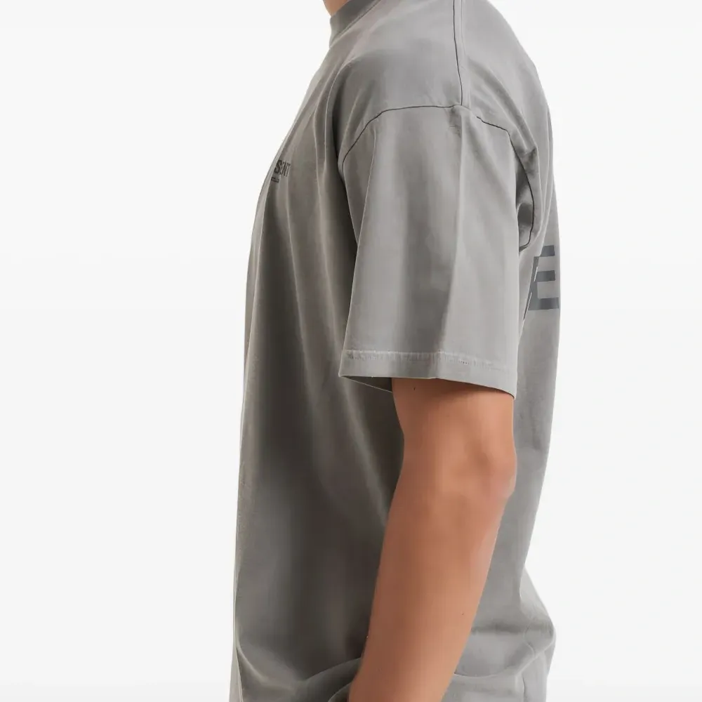 Футболка с логотипом