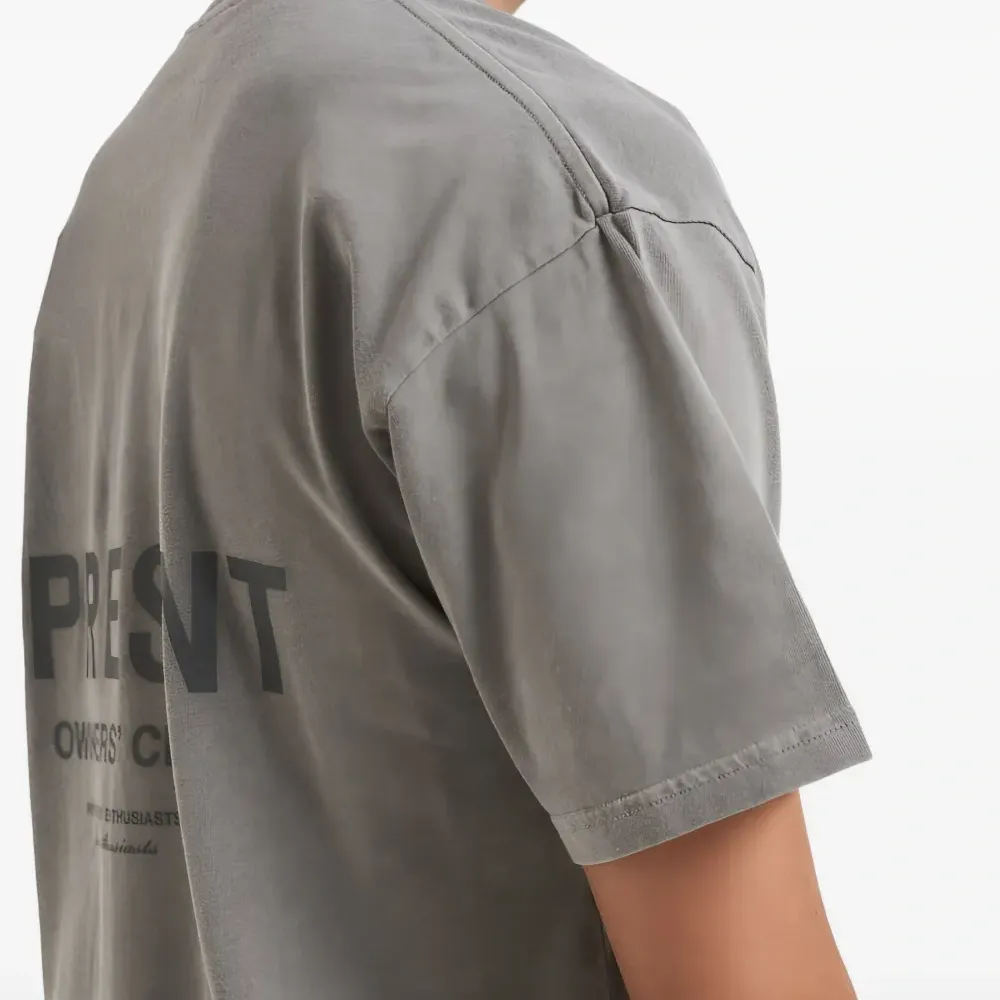 Футболка с логотипом