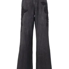 Джинсы с аппликацией