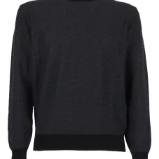 Свитер с круглым вырезом