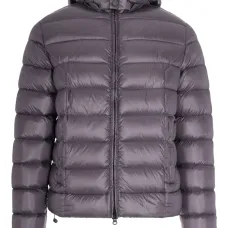 Куртка с капюшоном и утеплителем Куртка с капюшоном и утеплителем