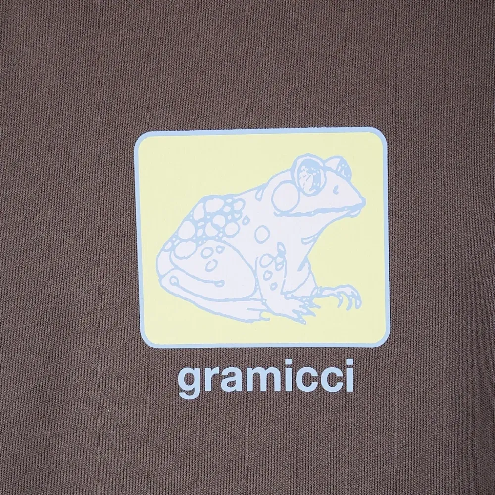 Худи с карманом-муфтой