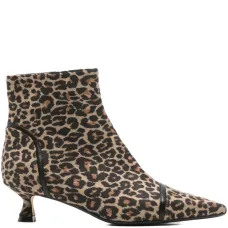 Сапоги с леопардовым принтом и заострённым носком