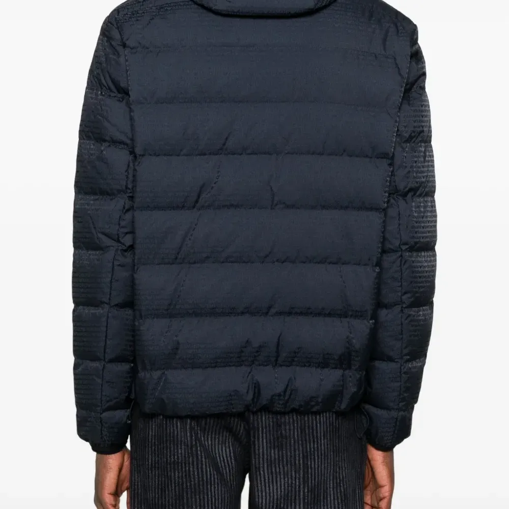 Куртка с логотипом