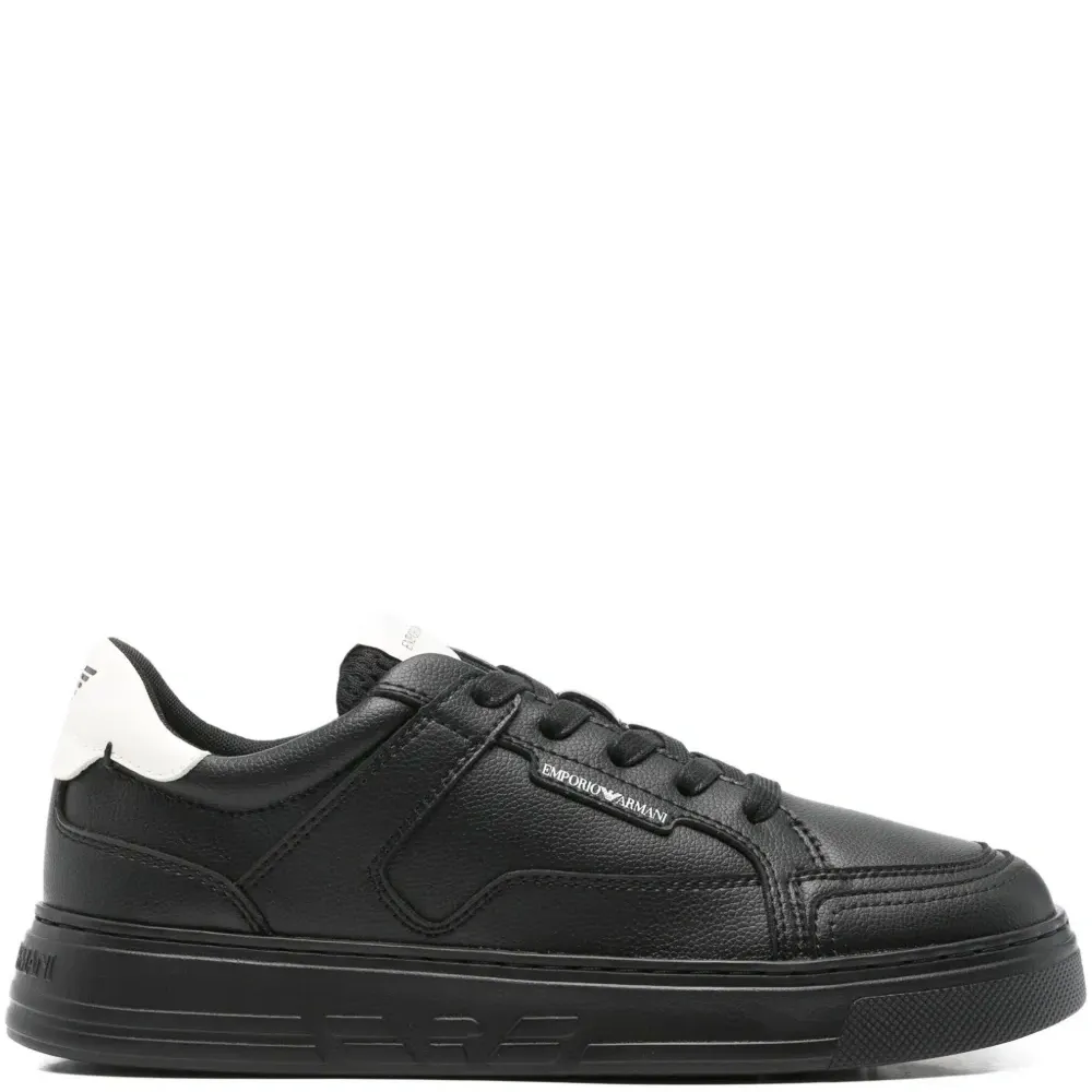 Кожаные кроссовки