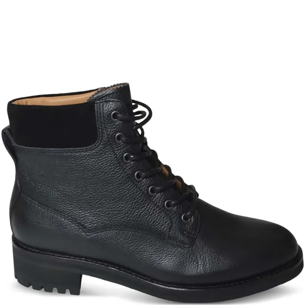 Ботинки на шнуровке