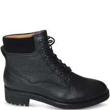 Ботинки на шнуровке