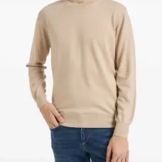 Свитер с круглым вырезом