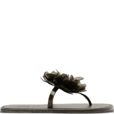 Босоножки с цветочной аппликацией